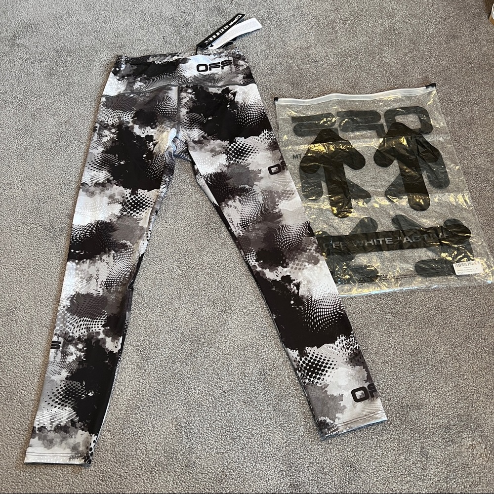 NWT Off-White Logo Pattern Leggings